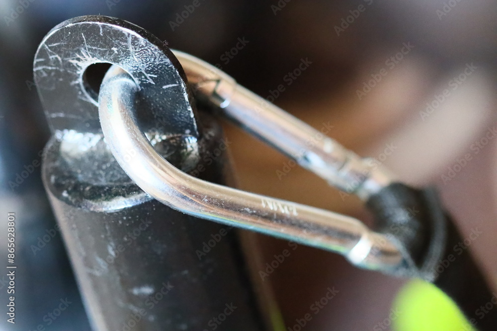 Aufkleber A detailed view of a pair of scissors.