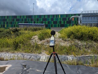 Medici&oacute;n de ruido ambiental en Industria