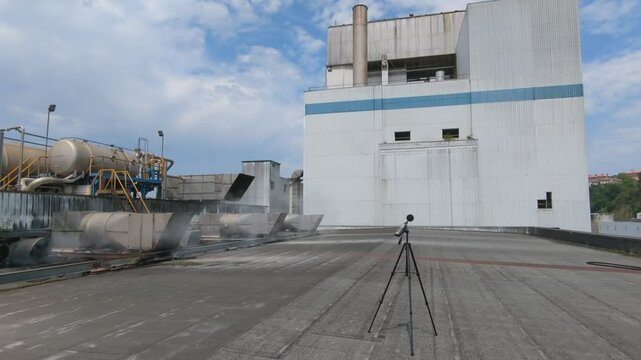 Medici&oacute;n de ruido ambiental en industria