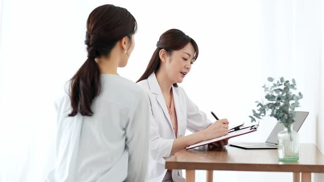 レディースクリニック　産婦人科　診察