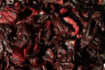 textura de flor de jamaica roja mojada, toma cenital