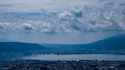 展望台から眺める諏訪湖と街並み　長野県諏訪市