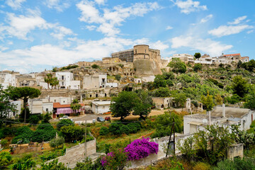 Il centro storico e la gravina di Massafra, Taranto, Puglia. Italia
