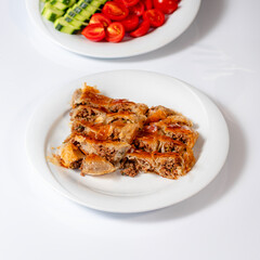 minced meat pastry / Kıymalı kol böreği 