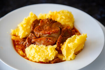 boiled, polenta, champignon, potatoes, lingua, brazilian disch, tongue, beef, cow, plate, sauce, comida de verdade, parsley, madeira sauce, rustic food, dairy, bovina, paraná, língua ao molho madeira,