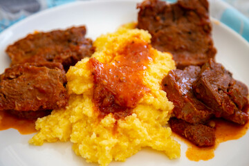 boiled, polenta, champignon, potatoes, lingua, brazilian disch, tongue, beef, cow, plate, sauce, comida de verdade, parsley, madeira sauce, rustic food, dairy, bovina, paraná, língua ao molho madeira,