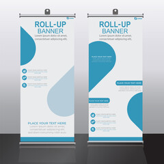 Obraz premium Modern roll-up banners with sleek and professional designs, ideal for showcasing products, services, or brand information at events.