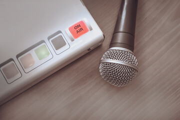 Microphone and podcast recording devices