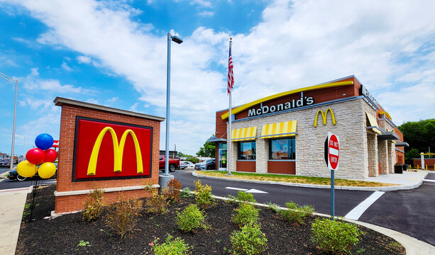 McDonald's Restaurant Building, Manassas, VA, USA