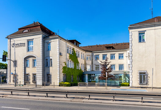 Clinical Hospital of duchess Anna Mazowiecka Szpital Karowa at Wybrzeze Kosciuszkowskie street onshore Vistula river in Powisle district  of Warsaw in Poland