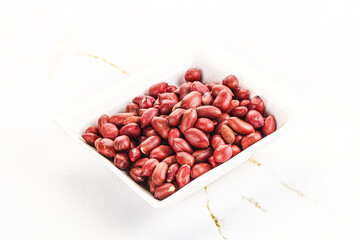 Raw peanut heap for roast