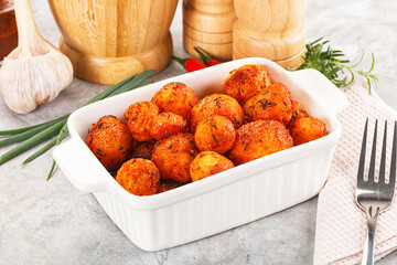 Baked baby potato with paprika