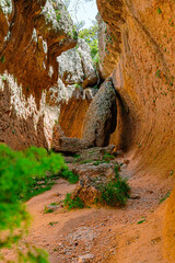 Increíble túnel de rocas en la Ciudad encantada en Cuenca	