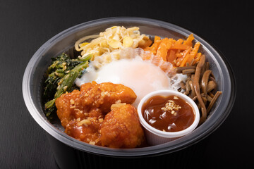 鶏のチリソース　ビビンバ弁当