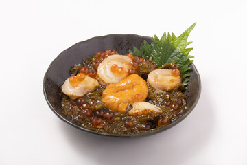 海鮮漬け（ウニ　イクラ　子持ちめかぶ　ホタテ）