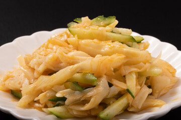 蒸し鶏とキュウリ　穂先メンマ和え