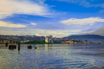 Obraz premium Morning natural view on an urban beach