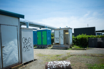 治安の悪い仮設トイレ