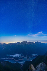 針ノ木岳から立山連峰の夜空
