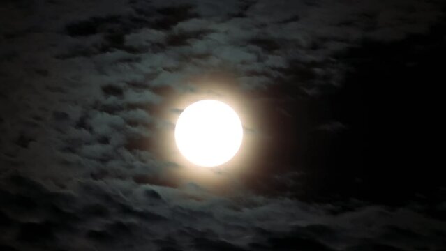 おぼろ月 22716: おぼろ月 by いとう - 天体写真ギャラリー