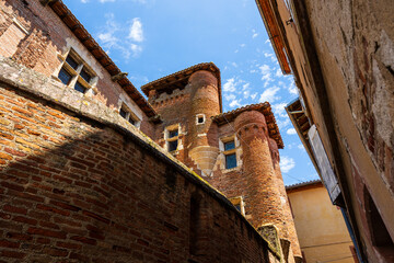 Maison forte du XVe siècle dite de « Pierre de Biens » dans le centre-ville de Gaillac
