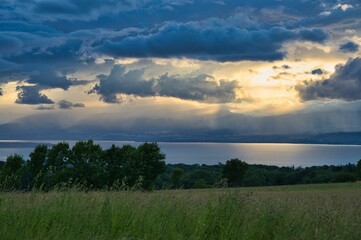 Obraz premium Abendstimmung über dem Genfer See