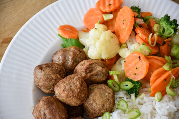Meatballs with vegetables for lunch