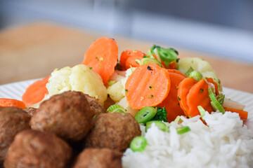 Meatballs with vegetables for lunch