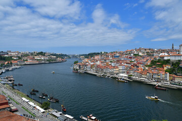 Fototapeta premium Panoramic view of the city of Porto in Portugal.