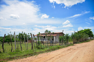 house in the Brazilian northeast, rural house, Brazilian northeast, humble house, brazil, delivery of basic food baskets in rural areas, rural landscape, old house in the countryside, abandoned house