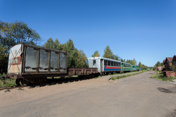 Obraz premium Wagons at the Vodogon station of the operating narrow-gauge railway on the territory of the municipality of Severodvinsk. Arkhangelsk region, Russia