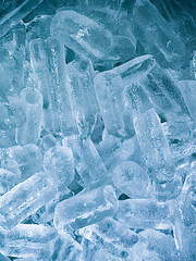 icecubes background,icecubes texture,icecubes wallpaper,ice helps to feel refreshed and cool water from the icecubes helps the water refresh your life and feel good.ice drinks for refreshment business