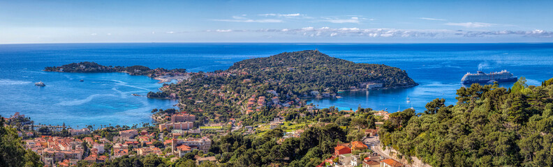 Fototapeta premium Ocean view of the harbor of Nice France