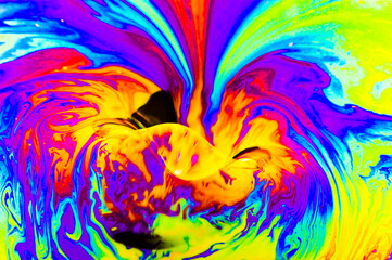 Vivid colors blend into fluid curves, creating a psychedelic and enveloping effect.
