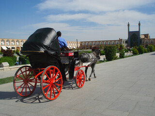 Fototapeta premium Isfahan, iran - april 22, 2007: Photo of Tourist Attractions in Isfahan City, Iran