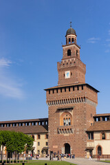Castello Sforzesco – ceglany zamek w Mediolanie © Grzegorz