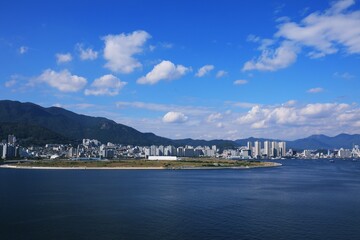 창원시 마산항 풍경, 파란하늘과 구름