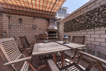 Teak is a natural and renewable material, making it an excellent sustainable option for designing green and eco-friendly spaces