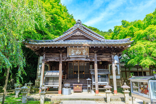 初夏の雷山千如寺大悲王院　福岡県糸島市　Raizan Sennyoji Daihio-in Temple in early summer. Fukuoka Pref, Itoshima City.