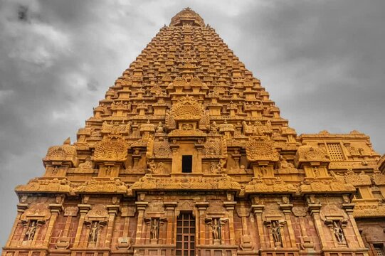 Cinematic Video - Tanjore Big Temple or Brihadeshwara Temple was built by King Raja Raja Cholan, Tamil Nadu. It is the very oldest & tallest temple in India. This is UNESCO's Heritage Site.