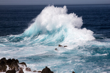 Brandung an der Nordk&uuml;ste von Madeira