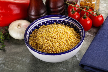 Dry ptitim heap in the bowl