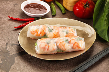 Vietnamese spring roll with prawn