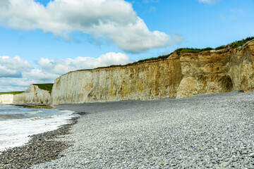 Unterwegs an der Südküste von England zwischen Beachy Head und Birling Gap bei Eastbourne -...