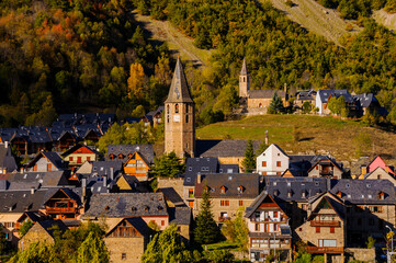 Salardú and Unha villages, in Naut Aran, during autumn (Aran Valley, Catalonia, Pyrenees, Spain)