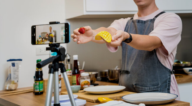 The chef is broadcasting live from workshop how to prepare a vegetarian food
