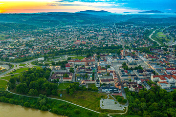 Nowy Sącz panorama miasta o wschodzie słońca. © Maciej G. Szling