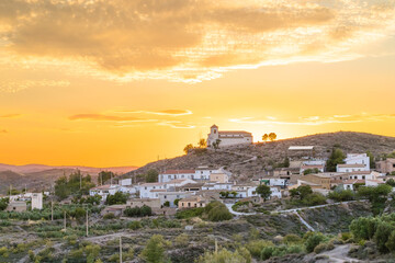 Obraz premium Cortijo de Fuencaliente y Calera al atardecer, Serón, Almería