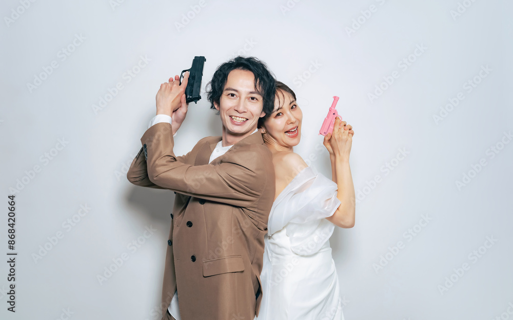 Aufkleber 拳銃を持つ男女　ブライダルフォト　前撮り