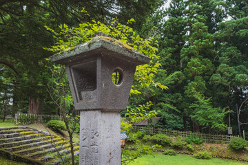 青森 岩木山神社 苔むす石灯篭